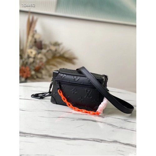 Měkká kufr Louis Vuitton M58903 černá