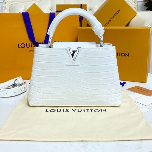 Kabelky Louis Vuitton CAPUCINES z krokodýlí kůže BB M81190 bílé