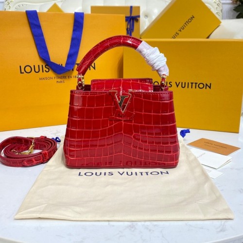 Kabelky Louis Vuitton CAPUCINES MINI z krokodýlí kůže M81190 červená