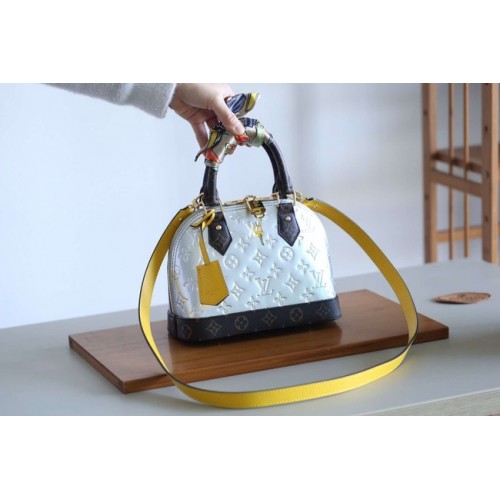 Louis Vuitton originální Monogam lakovaná kabelka Alma BB M44389 stříbrná