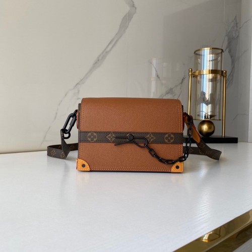 Originální kožená chlapecká kabelka Louis Vuitton M30718 hnědá