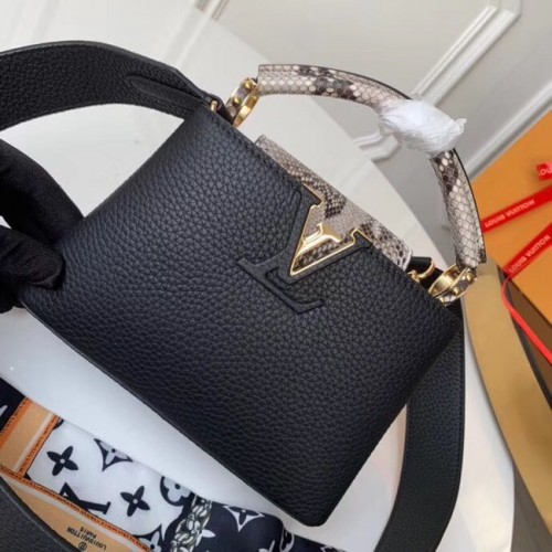 Louis Vuitton originální kožené mini kabelky Taurillon Capucines N95509 černé