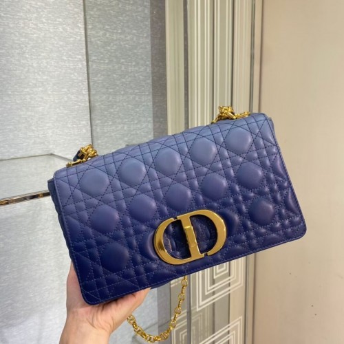 STŘEDNÍ DIOR CARO BAG Měkká telecí kůže Cannage C8618 modrá