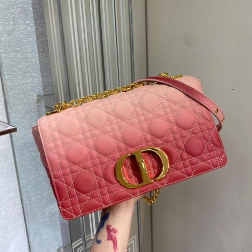 STŘEDNÍ DIOR CARO BAG Měkká telecí kůže Cannage C8618 růžová