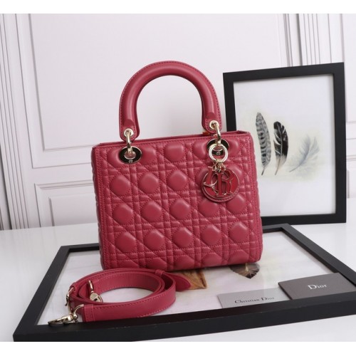STŘEDNÍ DÁMSKÁ KABELKA DIOR Cannage Lambskin M0565E červená