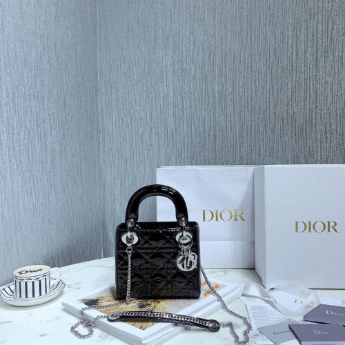 MINI LADY DIOR BAG Černá lakovaná telecí kůže Cannage M0566OW Stříbrné kování