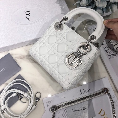 MINI LADY DIOR BAG Jehněčí kůže M0566OW bílá a stříbrná
