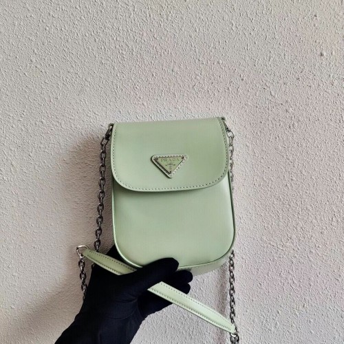Prada mini kabelka z kartáčované kůže 1BH185 světle zelená