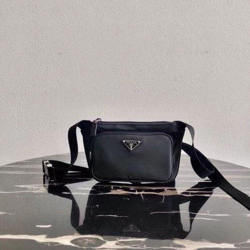 Prada mini kabelka z kartáčované kůže 2VD128 černá