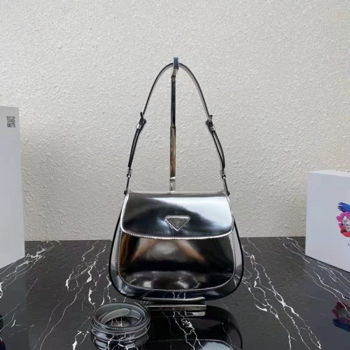 Prada Cleo kabelka přes rameno z kartáčované kůže s klopou 1BH2755 stříbrná