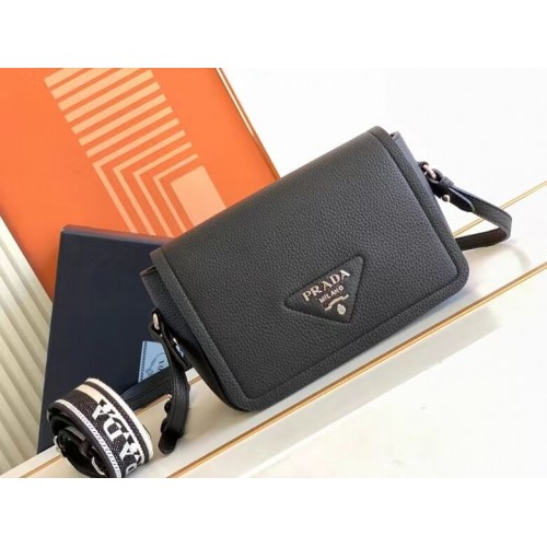 Kožená kabelka Prada s ramenním popruhem 1DB443 černá