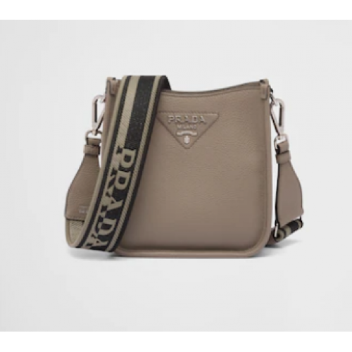 Prada kožená mini kabelka přes rameno 1BH191 šedá