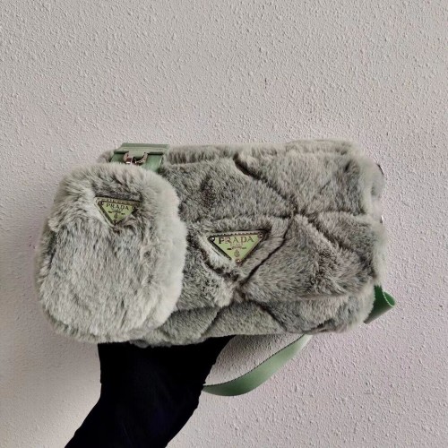 Prada kabelka přes rameno z norkových vlasů 1BC292M světle zelená