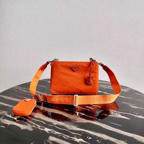 Prada Nylon Re-Edition 2000 Shoulder Bag 1BH046 Oranžová