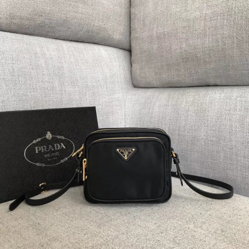 Prada Nylonová ramenní taška 82022 černá