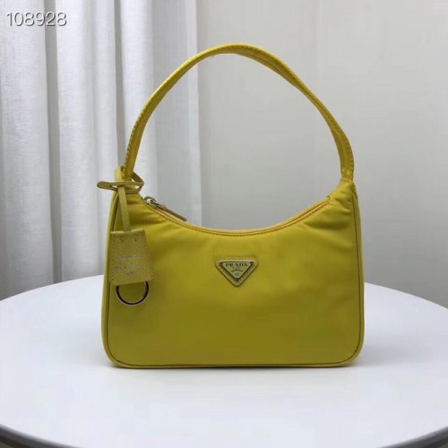 Prada Re-Edition 2000 nylonová mini kabelka 1NE515 žlutá