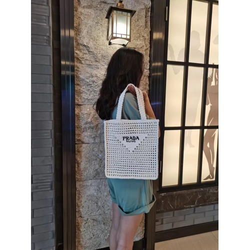 Prada Raffia taška tote 1CH393 bílá