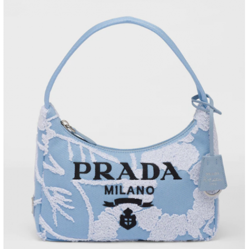 Prada Re-Edition 2000 vyšívaná mini kabelka 1NE515 nebesky modrá