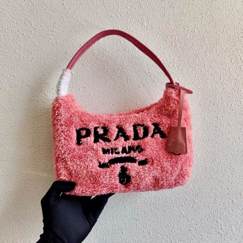 Prada Re-Edition 2000 froté mini kabelka 1NE515 růžová