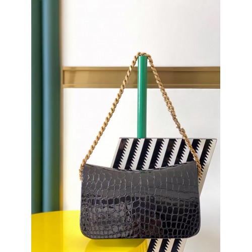 SAINT LAURENT CASSANDRA Z LESKLÉ KŮŽE S RELIÉFNÍM KROKODÝLÍM VZORU Y642009 černá