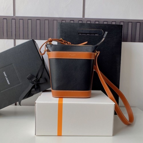 MALÁ KOŠÍČKA SAINT LAURENT KAIA Z LESKLÉ KŮŽE Y821002 černo-hnědá