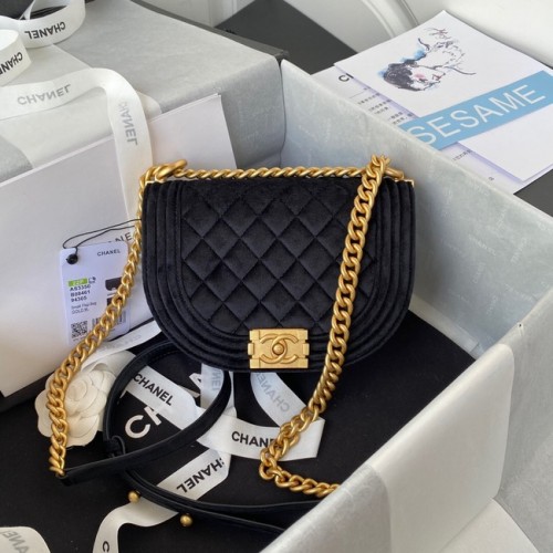 MALÁ CHLAPECKÁ TAŠKA CHANEL MESSENGER AS3350 černá