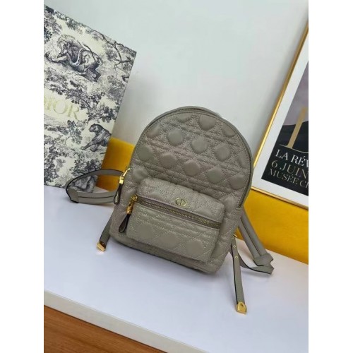 MALÝ BATOH DIOR Cannage Lambskin M9222U světle šedý