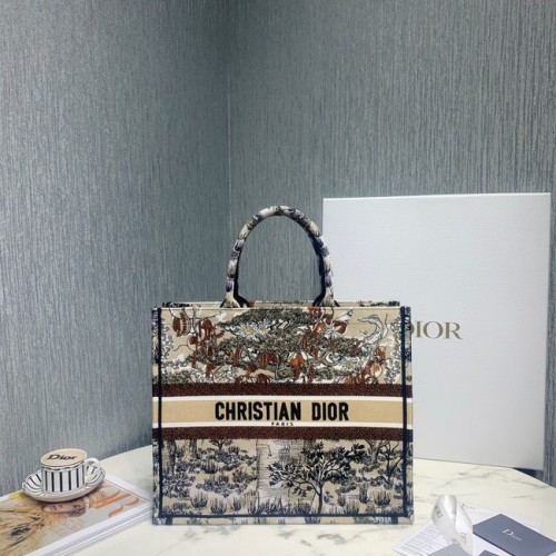 MALÁ DIOR KNIHOVNA TOTE Vyšívaná M1296-1