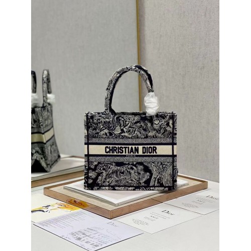 MALÁ TAŠKA DIOR S KNIHOU, VÝŠIVKA C1331-8