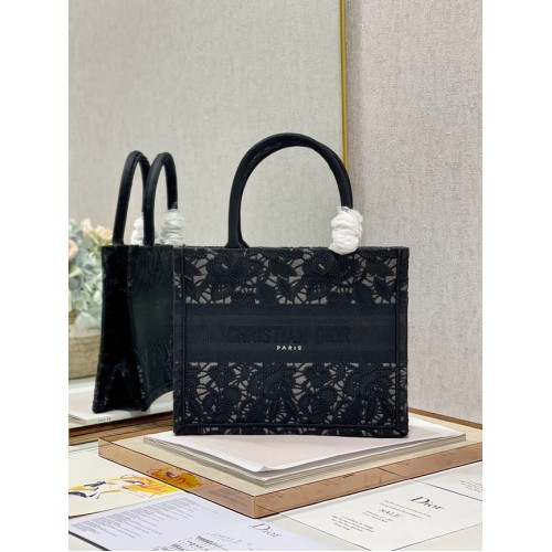 MALÁ DIOR BOOK TOTE Výšivka M1265ZRGO černá