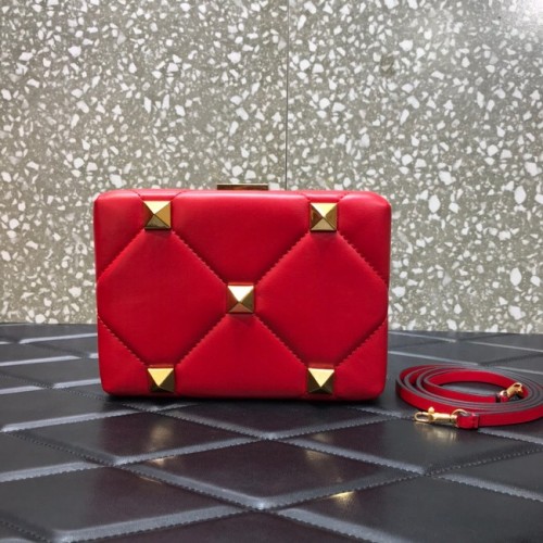 VALENTINO GARAVANI Římský náramek z ovčí kůže Napa 0659 červená