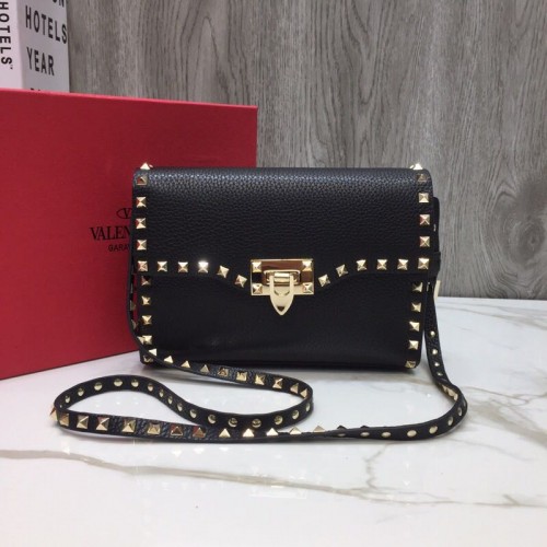 VALENTINO Rockstud kožená crossbody kabelka 76357 černá