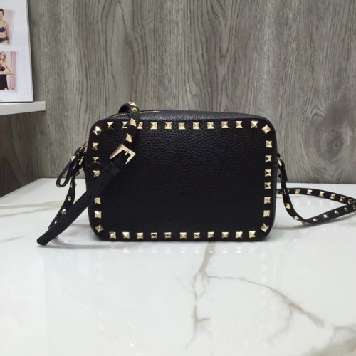 VALENTINO Rockstud kožená crossbody kabelka A97410 černá