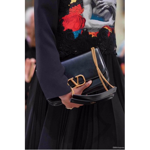 VALENTINO VLOCK Originální kožená kabelka přes rameno 2323 černá