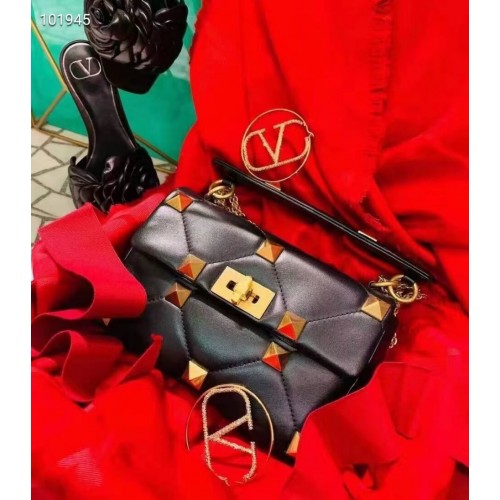 Valentino Mini Garavani Roman Stud V2061 Black