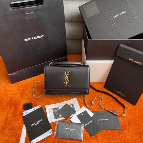 Yves Saint Laurent SUNSET MALÁ ŘETÍZKOVÁ KABELKA Z HLADKÉ KŮŽE Y533036A ČERNÁ
